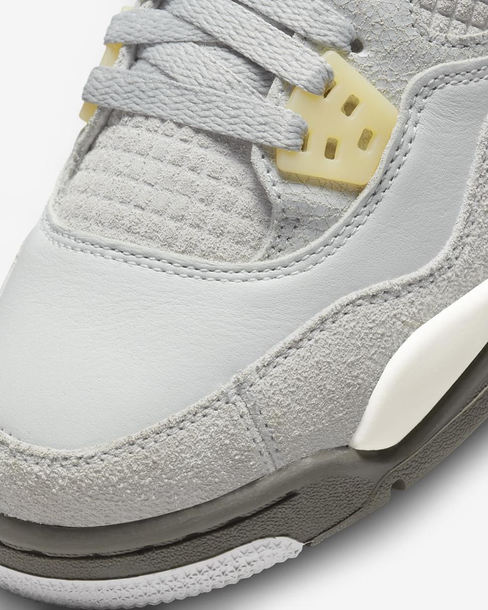 Air Jordan 4 Retro SE Photon Dust/Off White/Grey Fog/Pale Vanilla | Kids Nike Jordan