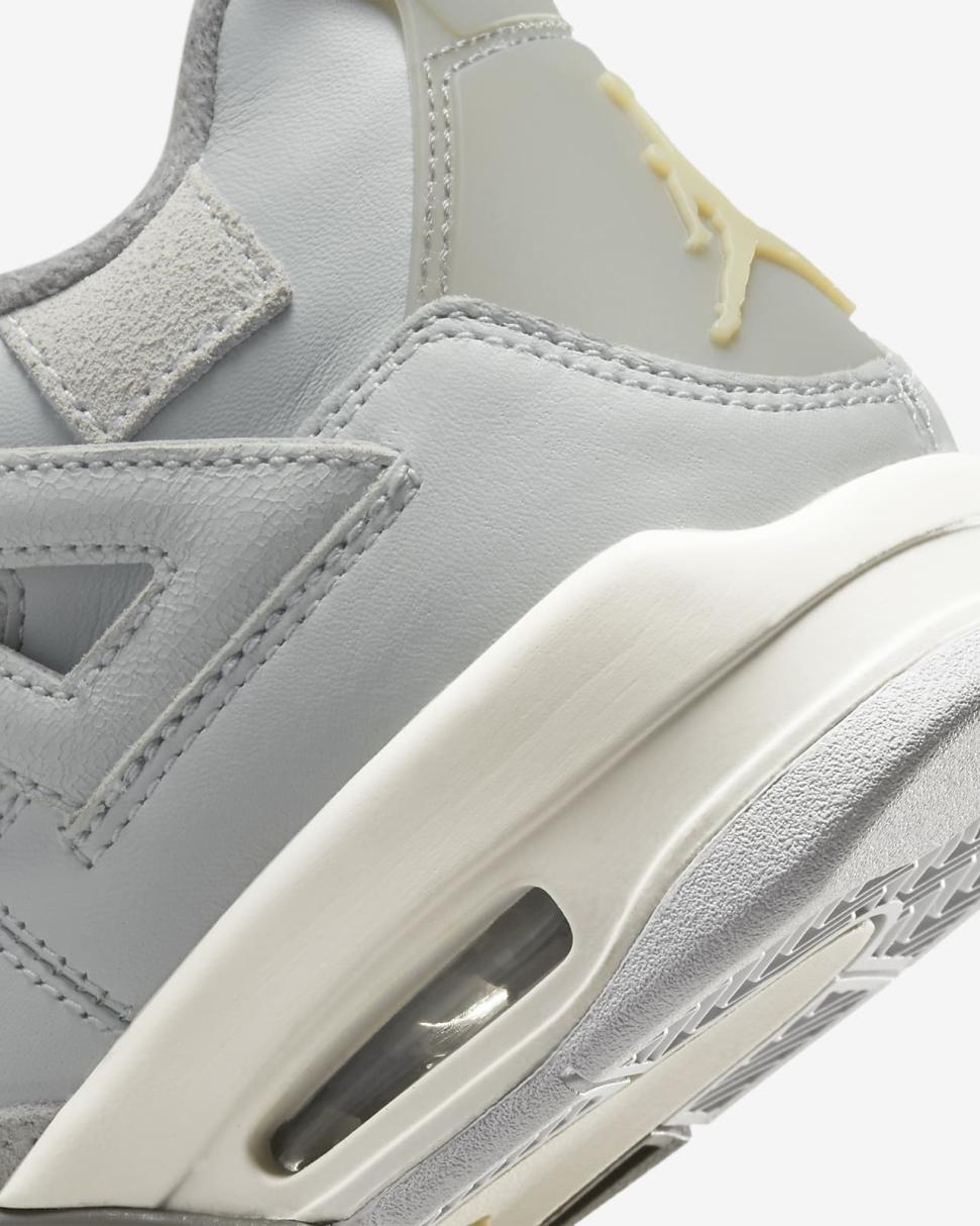 Air Jordan 4 Retro SE Photon Dust/Off White/Grey Fog/Pale Vanilla | Kids Nike Jordan