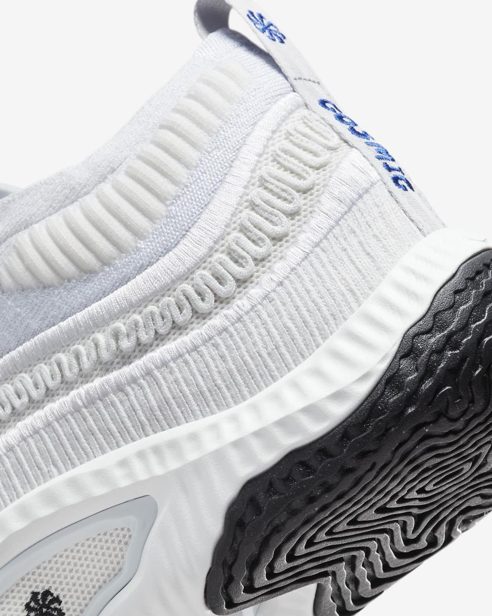 Cosmic Unity 3 Summit White/Pure Platinum/White/Black | Mens/Womens Nike First Day Kicks