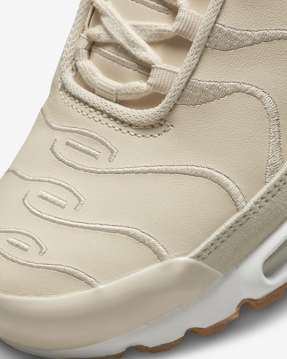 Nike Air Max Plus PRM Vachetta Tan/Sanddrift/Gum Medium Brown/White | Womens Nike Lifestyle