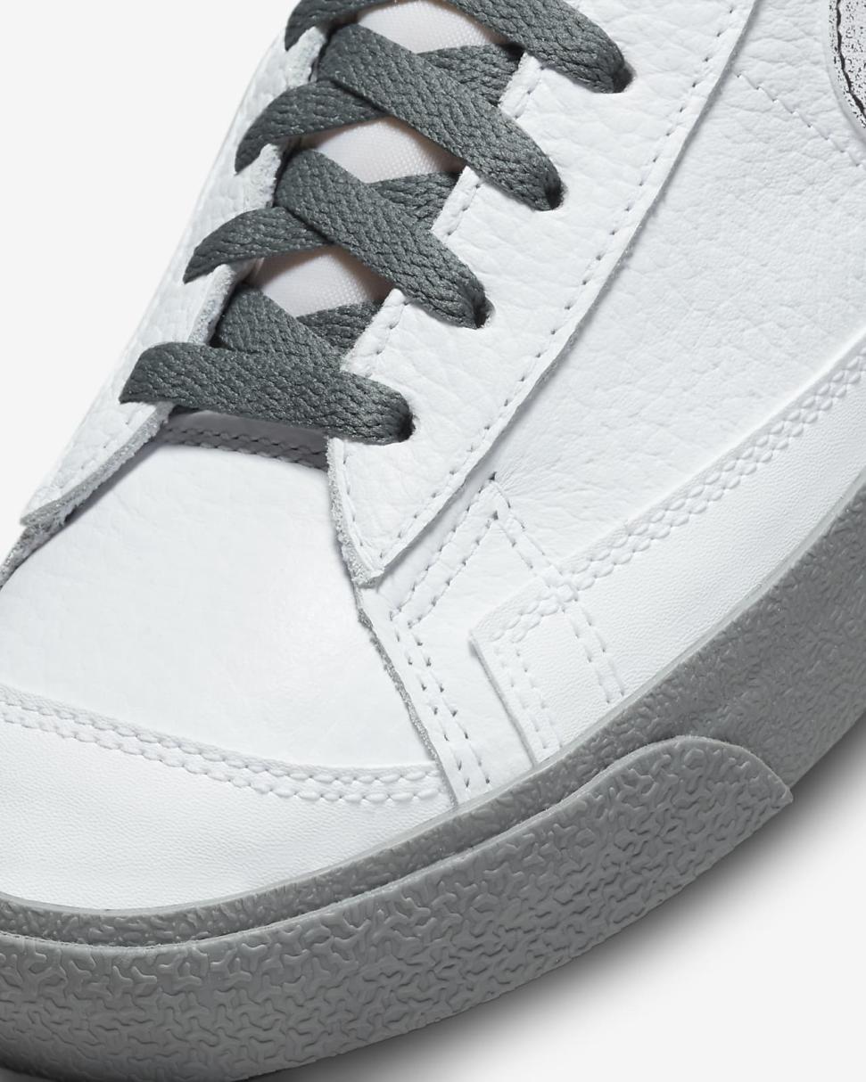 Nike Blazer Mid '77 White/Black/White/Smoke Grey | Mens Nike Lifestyle