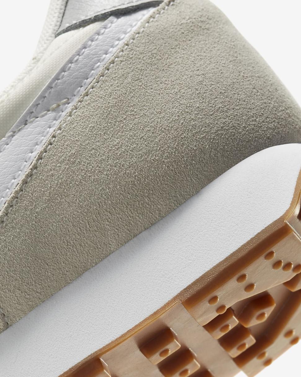 Nike Daybreak Summit White/Pale Ivory/Light Smoke Grey/White | Womens Nike Lifestyle