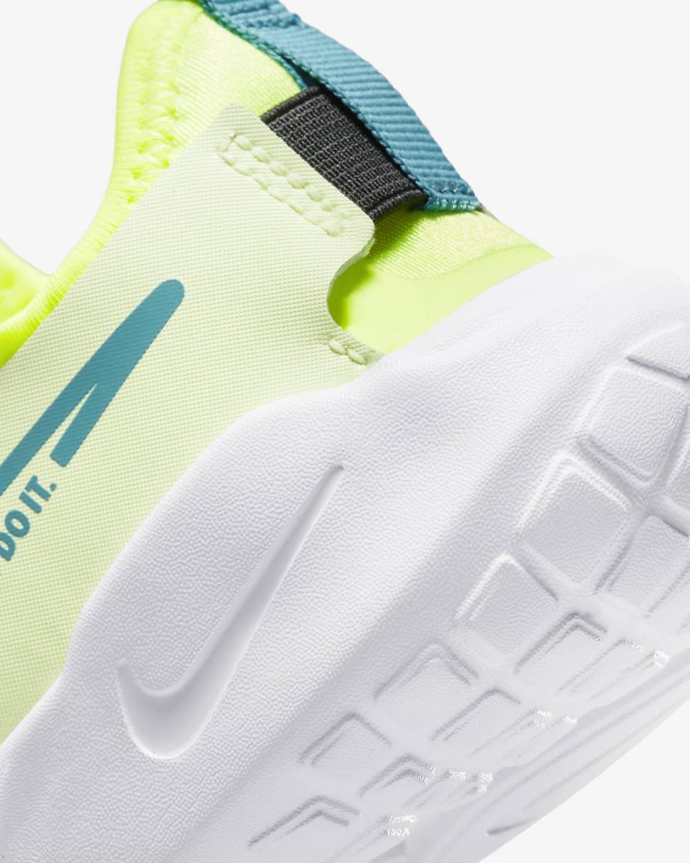 Nike Flex Runner 2 Barely Volt/Volt/Black/Bright Spruce | Kids Nike First Day Kicks