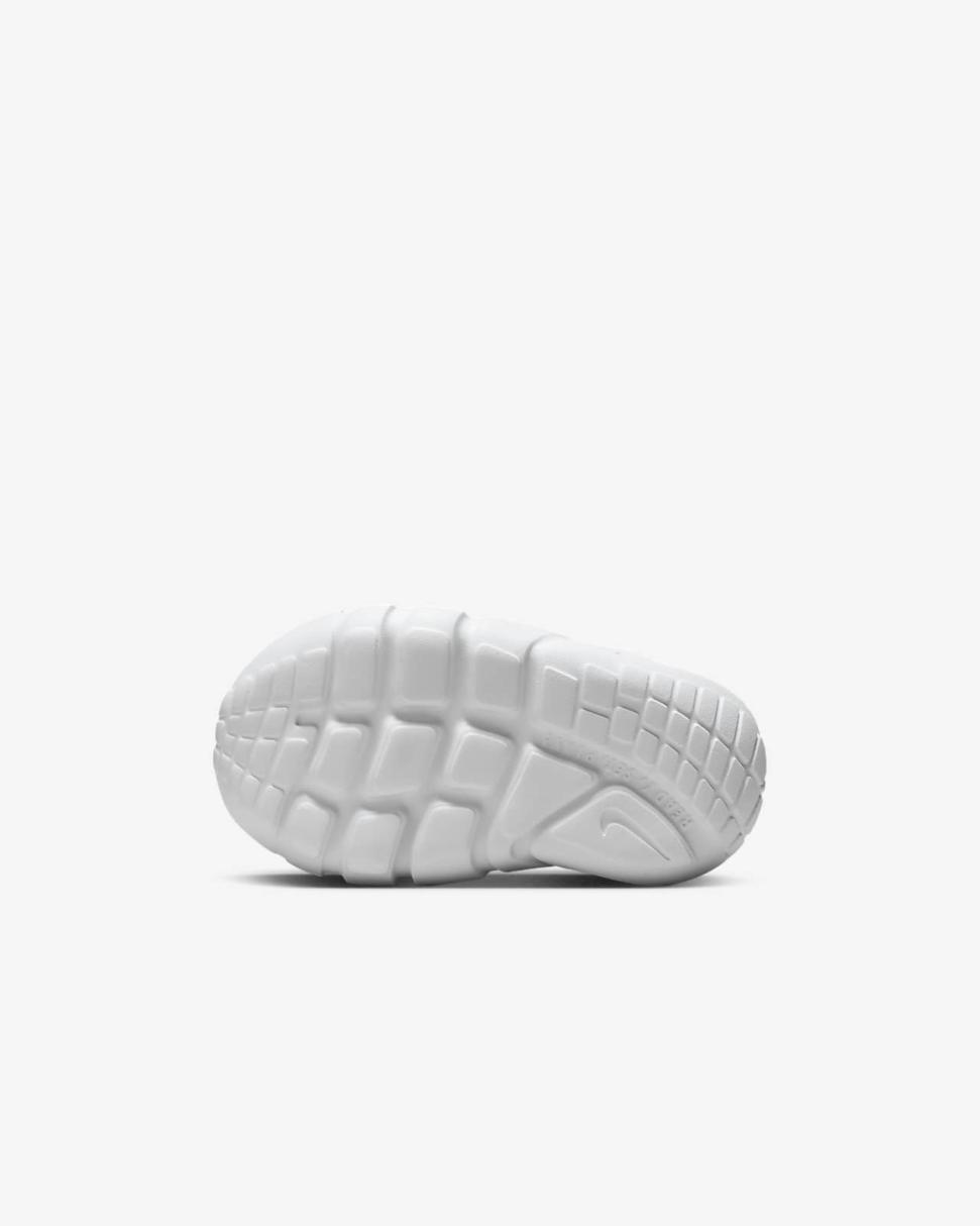 Nike Flex Runner 2 Black/Cool Grey/White/Metallic Gold | Kids Nike First Day Kicks