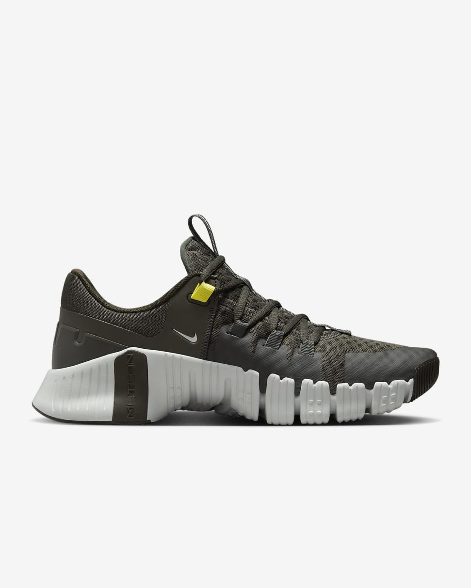 Nike Free Metcon 5 Sequoia/Light Silver/High Voltage | Mens Nike First Day Kicks