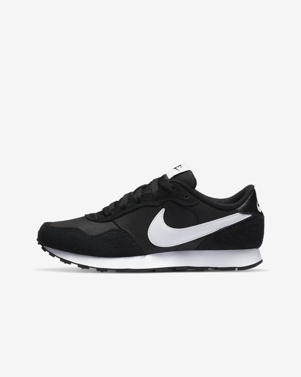 Nike MD Valiant Black/White | Kids Nike Lifestyle