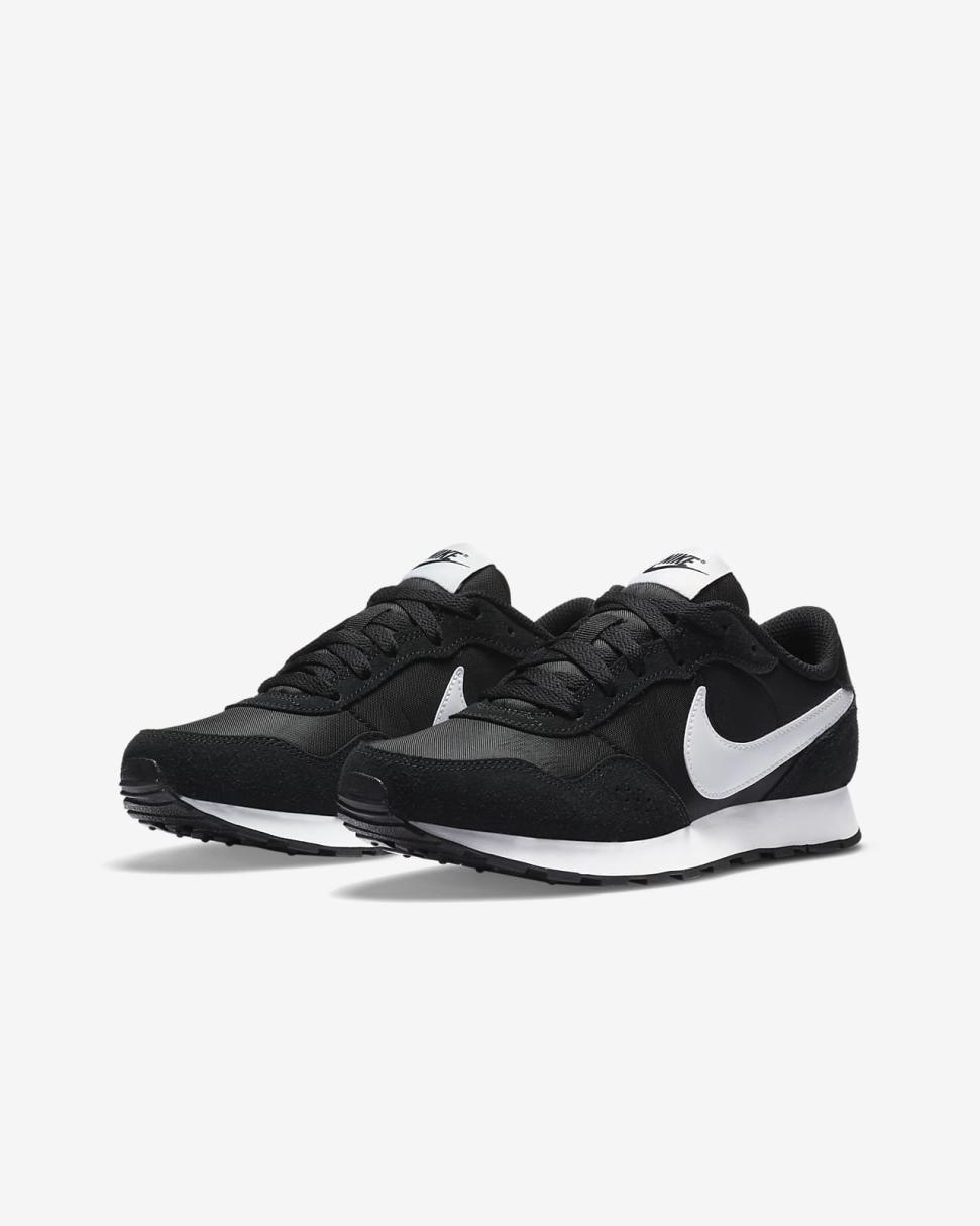 Nike MD Valiant Black/White | Kids Nike Lifestyle