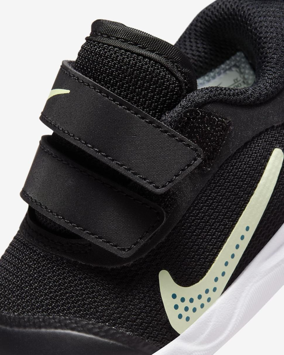 Nike Omni Multi-Court Black/Bright Spruce/White/Barely Volt | Kids Nike First Day Kicks