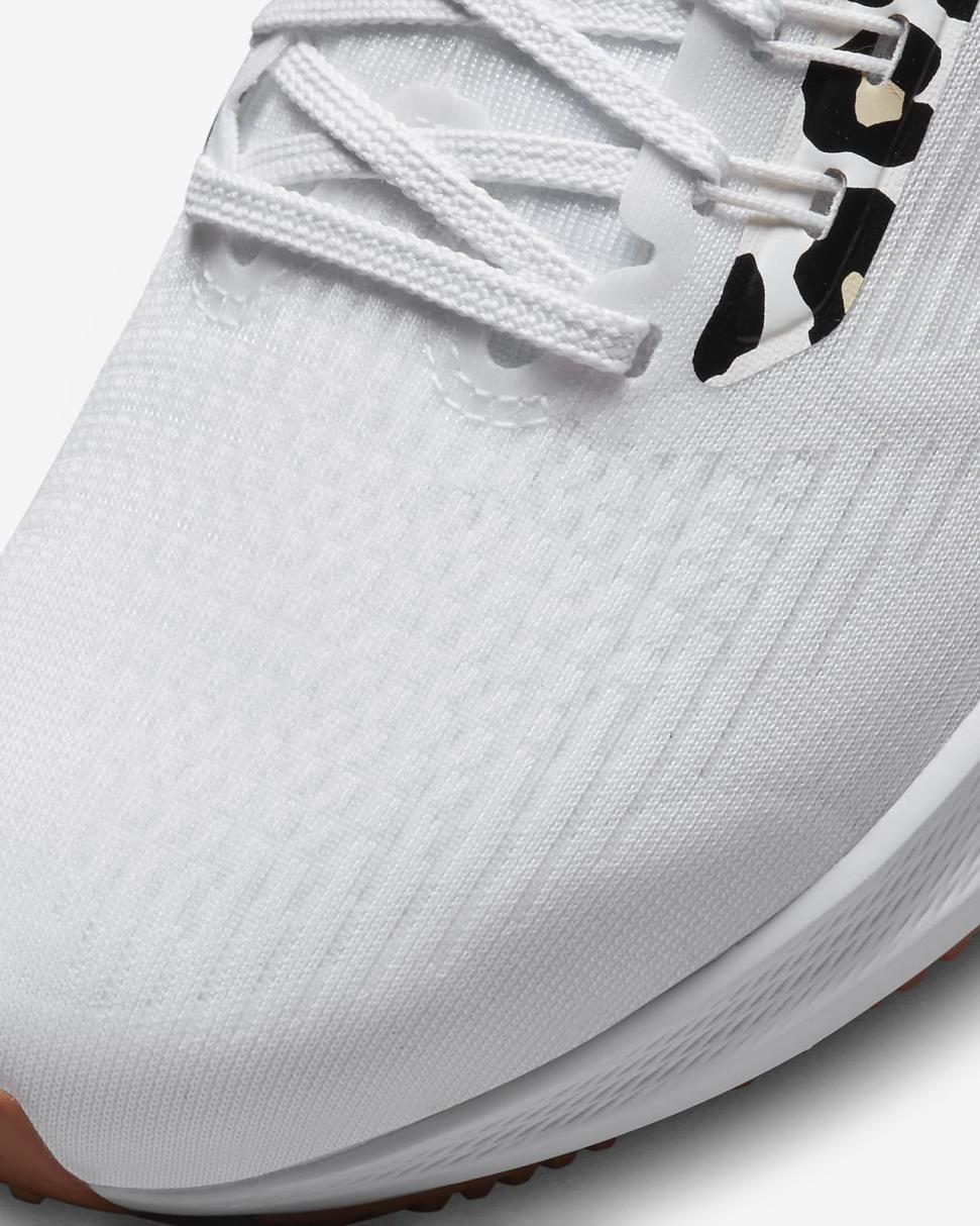 Nike Pegasus 39 White/Platinum Tint/Metallic Summit White/Team Orange | Womens Nike Running