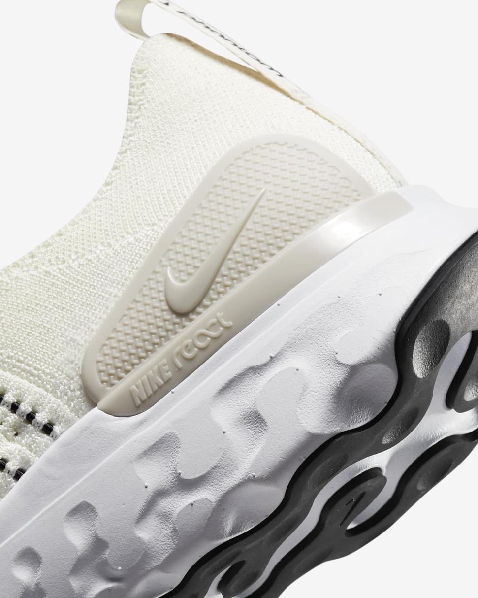 Nike React Phantom Run Flyknit 2 Sail/White/Light Bone/Black | Mens Nike Running