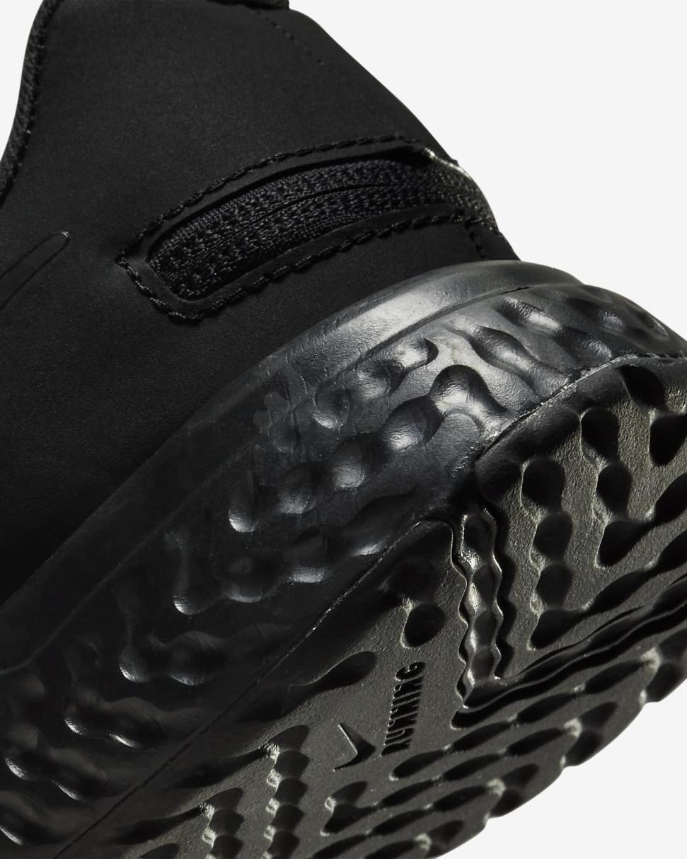 Nike Revolution 6 FlyEase 4E Black/Dark Smoke Grey/Black | Kids Nike Running