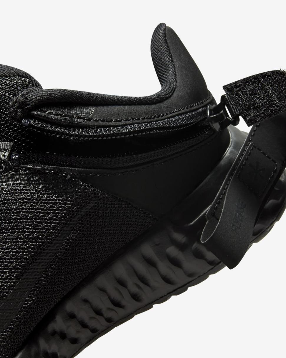 Nike Revolution 6 FlyEase 4E Black/Dark Smoke Grey/Black | Kids Nike Running