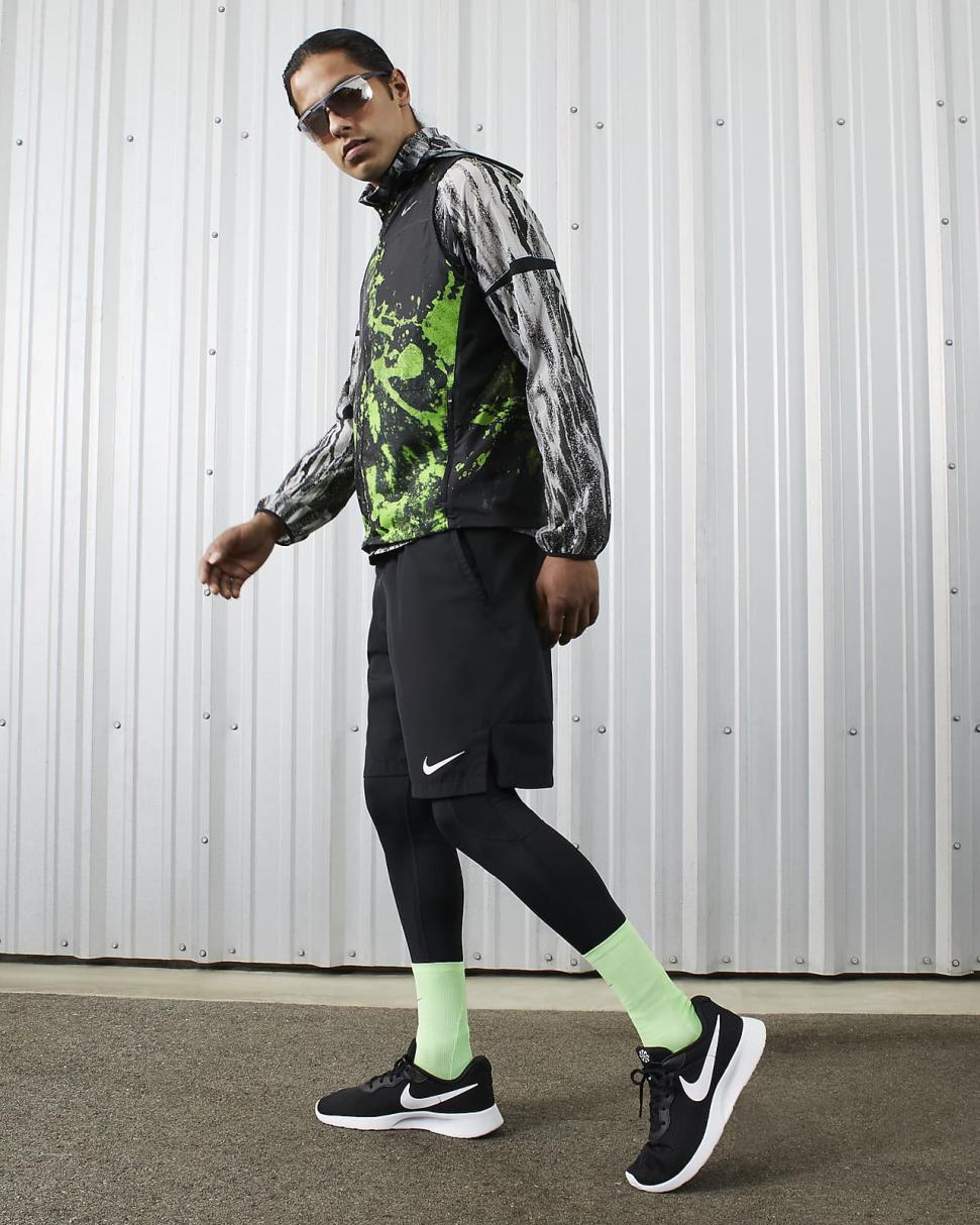 Nike Tanjun EasyOn Black/Volt/Black/White | Mens Nike Lifestyle