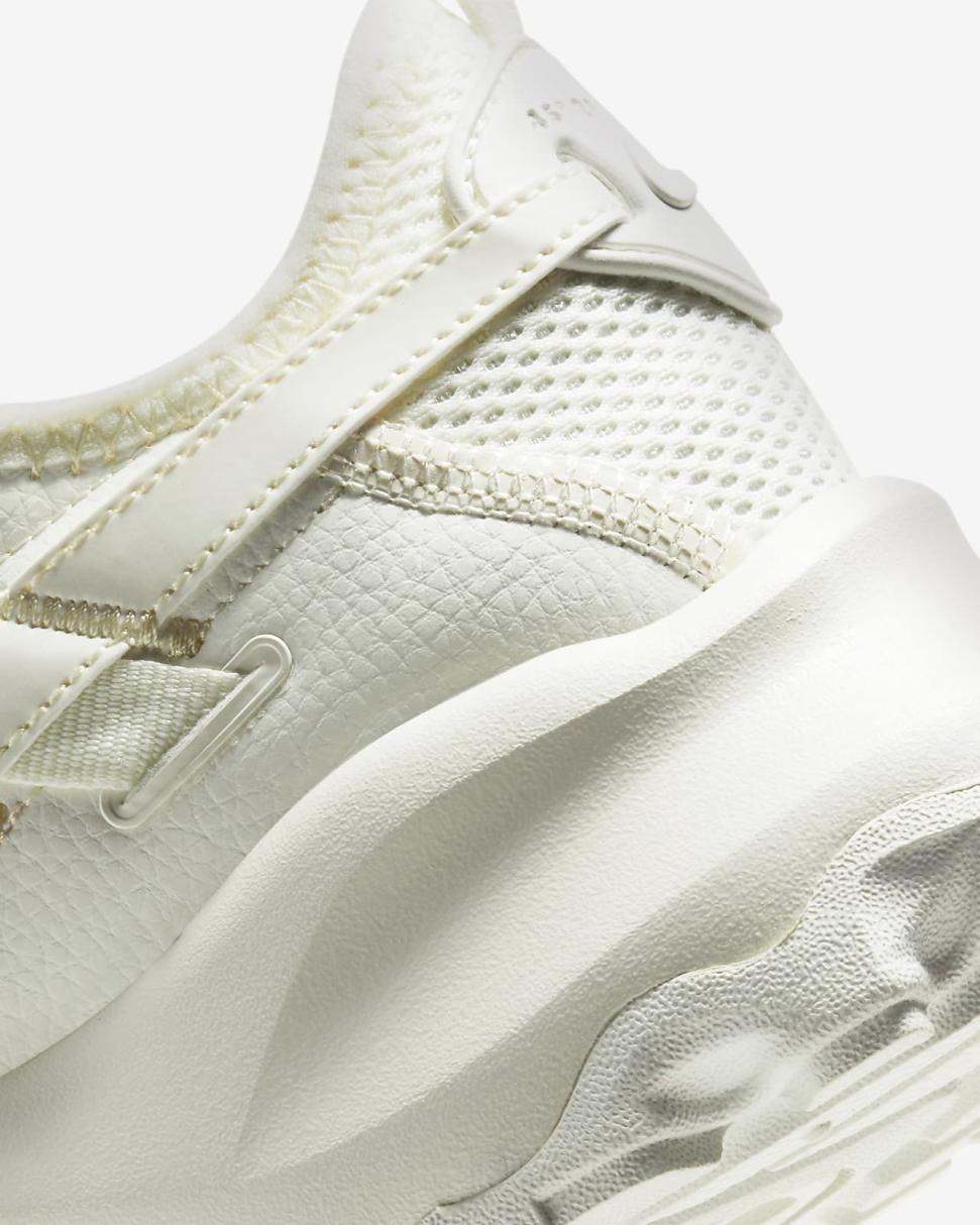 Nike TC 7900 Sail/Black/Sail | Womens Nike Lifestyle