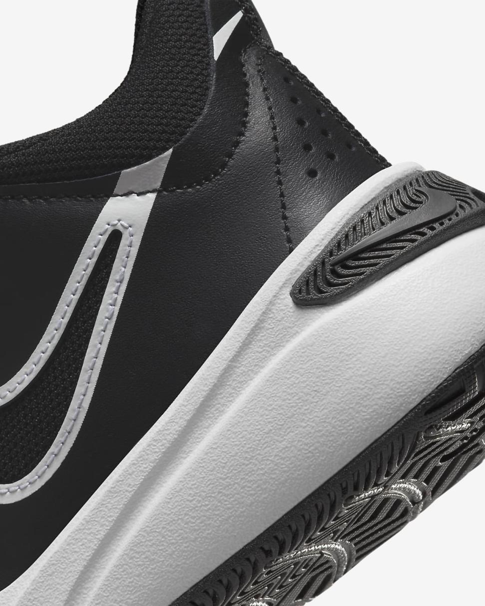 Nike Team Hustle D 11 Black/White | Kids Nike First Day Kicks