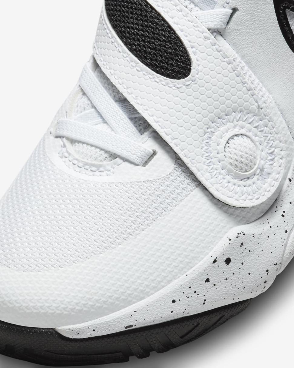 Nike Team Hustle D 11 White/Black | Kids Nike First Day Kicks