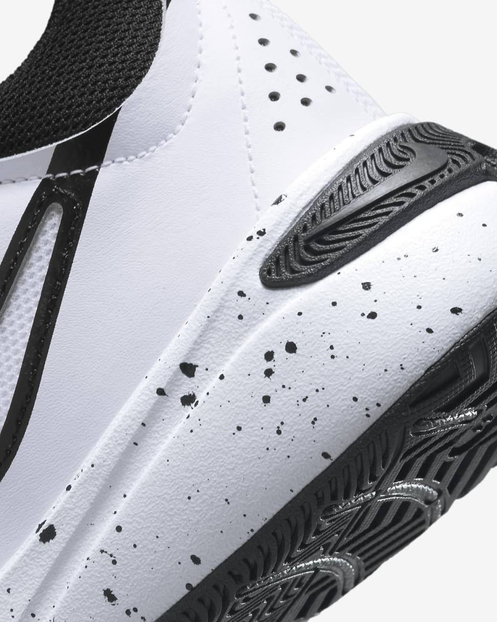 Nike Team Hustle D 11 White/Black | Kids Nike First Day Kicks