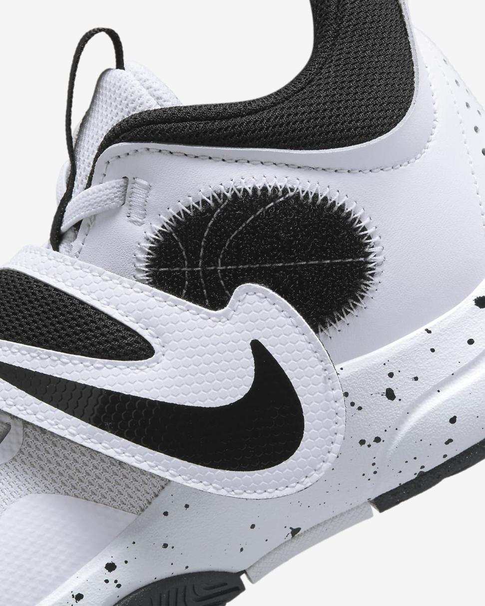 Nike Team Hustle D 11 White/Black | Kids Nike First Day Kicks