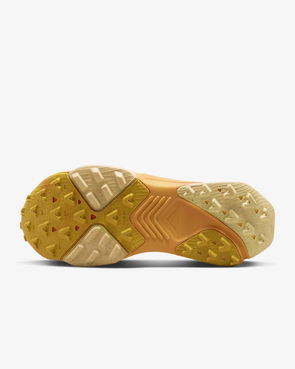 Nike Zegama Sundial/Safety Orange/Melon Tint | Womens Nike Running